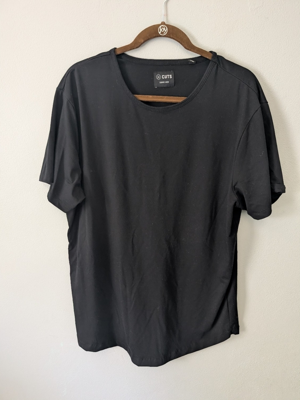 Cuts Classic Black Crew Neck Curved Hemline Short Sleeve T-Shirt Men's Size XXL